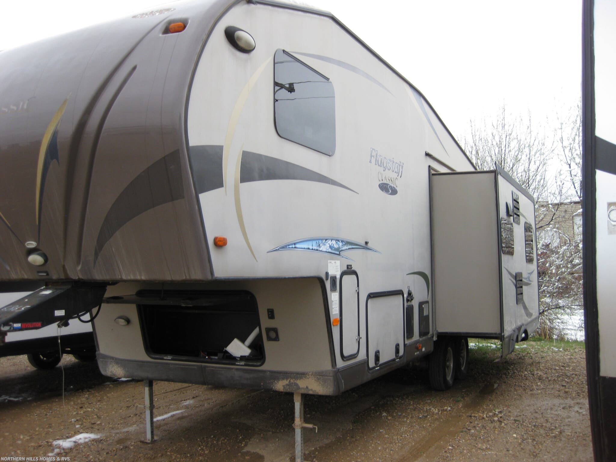 2013 Flagstaff Classic Super Lite 8528IKWS by Forest River from Northern Hills Homes and RV's in Whitewood, South Dakota