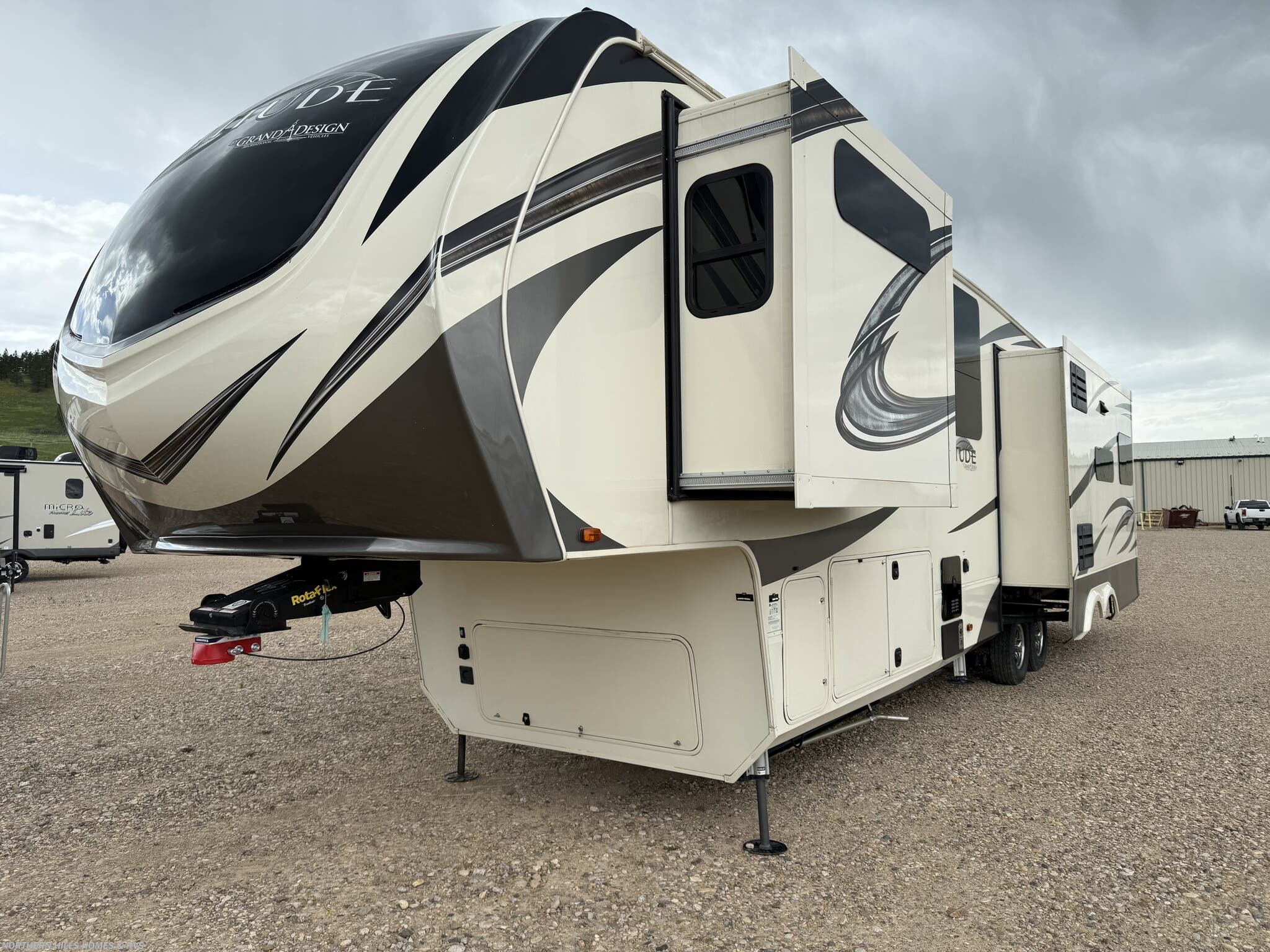 2019 Solitude 385GK by Grand Design from Northern Hills Homes and RV's in Whitewood, South Dakota