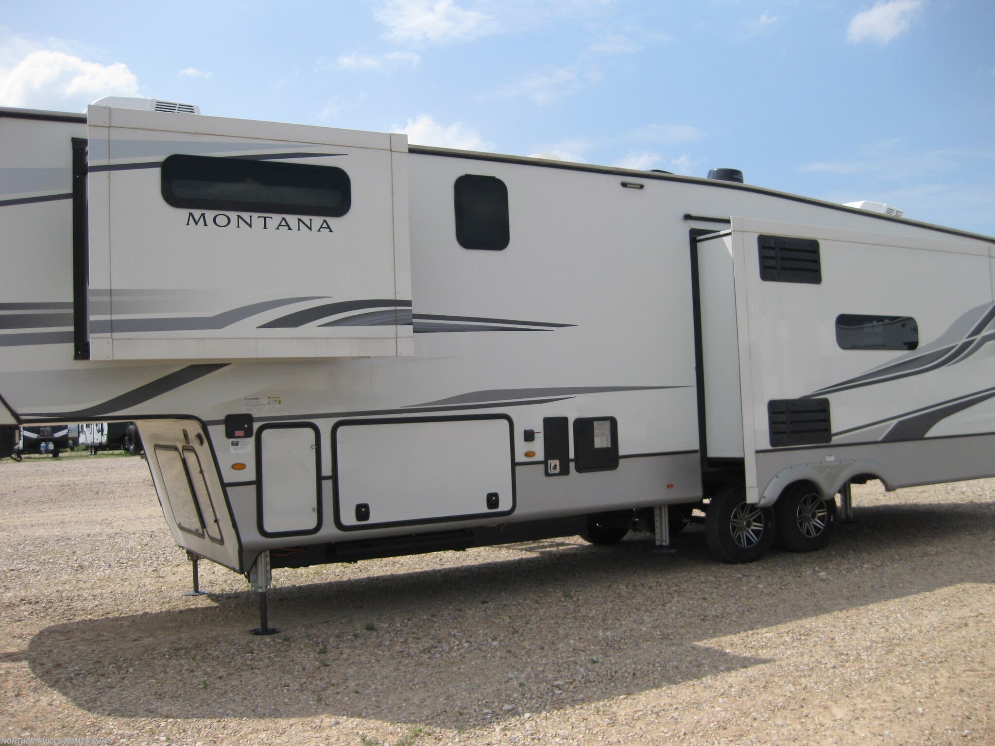 Used 2022 Keystone Montana 3231CK available in Whitewood, South Dakota