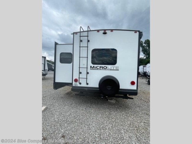 2023 Flagstaff Micro Lite 25FKBS by Forest River from Blue Compass RV Knoxville in Louisville, Tennessee