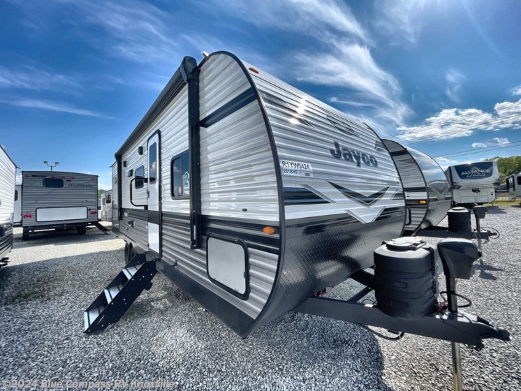 New 2024 Jayco Jay Flight SLX 261BHS available in Louisville, Tennessee