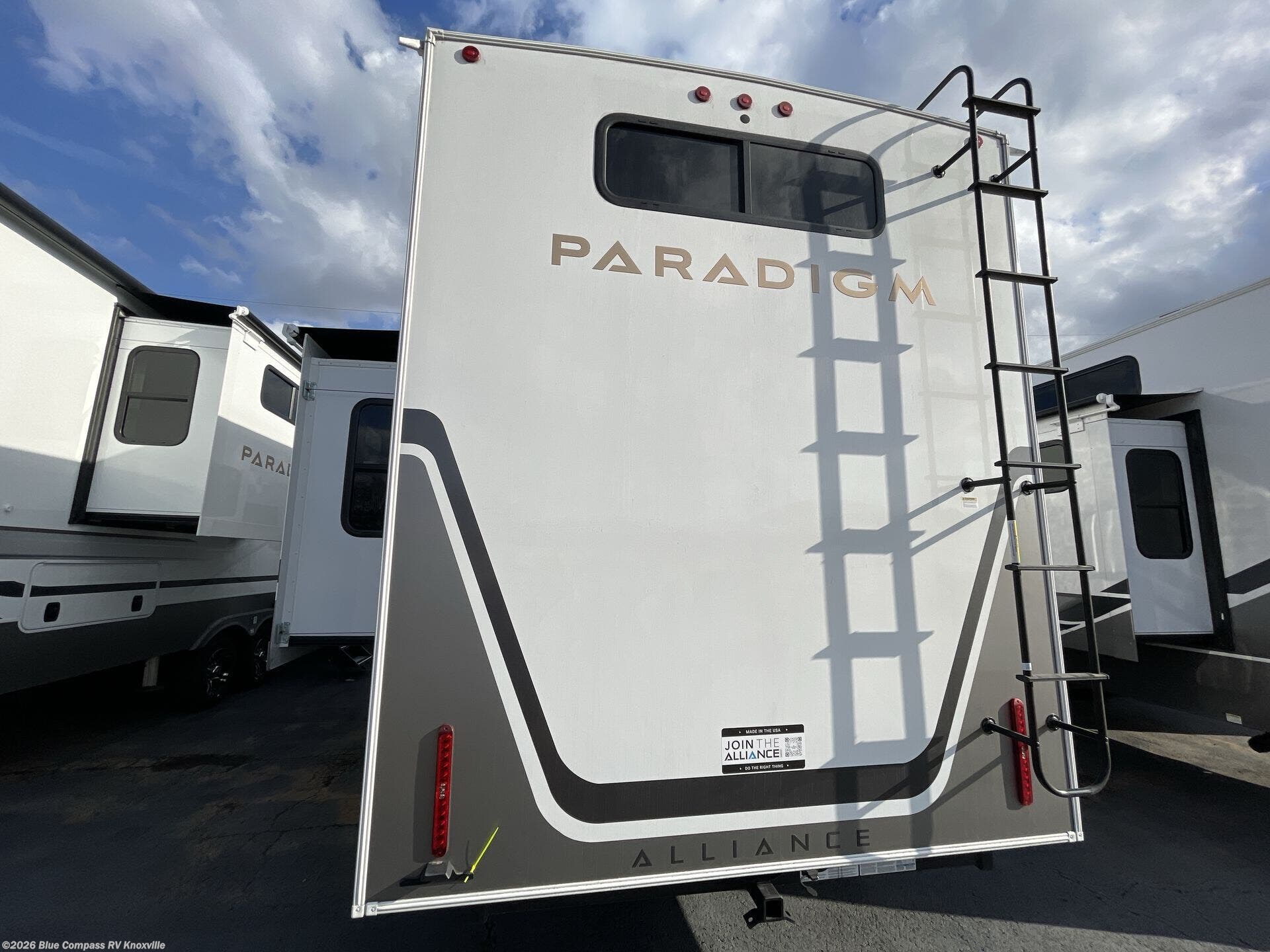 2025 Paradigm 395DS by Alliance RV from Blue Compass RV Knoxville in Louisville, Tennessee