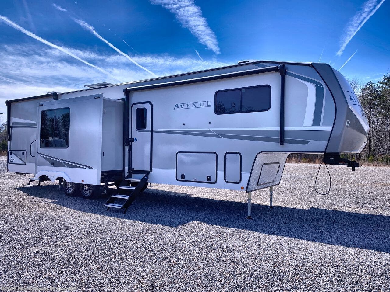 2025 Avenue 38DBL by Alliance RV from Blue Compass RV Knoxville in Louisville, Tennessee