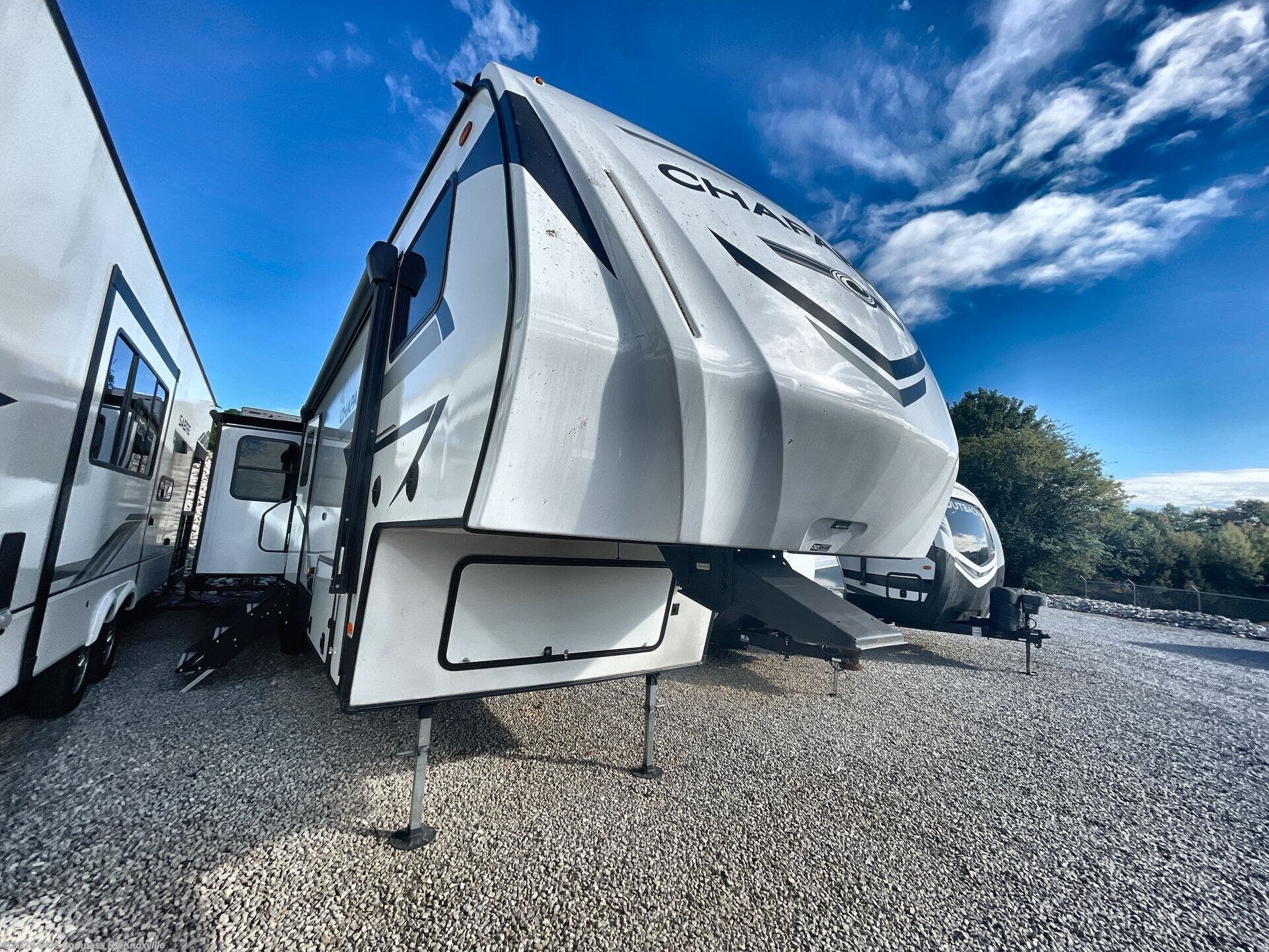 2024 Chaparral Lite 30BH by Forest River from Blue Compass RV Knoxville in Louisville, Tennessee