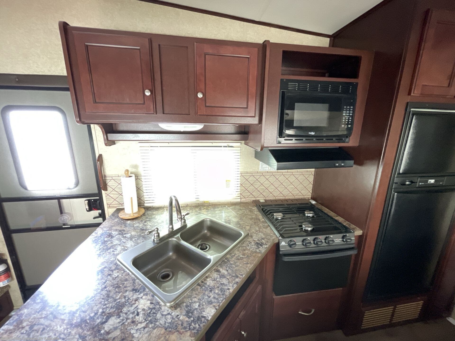 2016 ElkRidge Xtreme Light E26 by Heartland from Blue Compass RV Knoxville in Louisville, Tennessee
