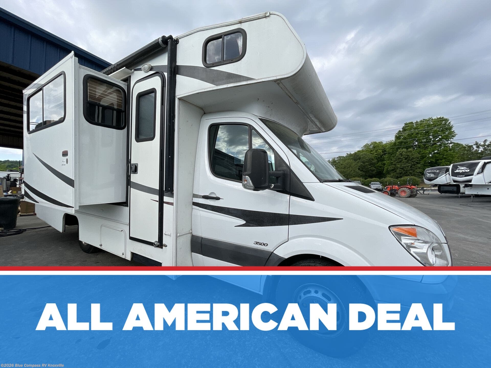 2011 Coachmen Freelander 2100CB - Used Class C For Sale by Blue Compass RV Knoxville in Louisville, Tennessee features Slideout
