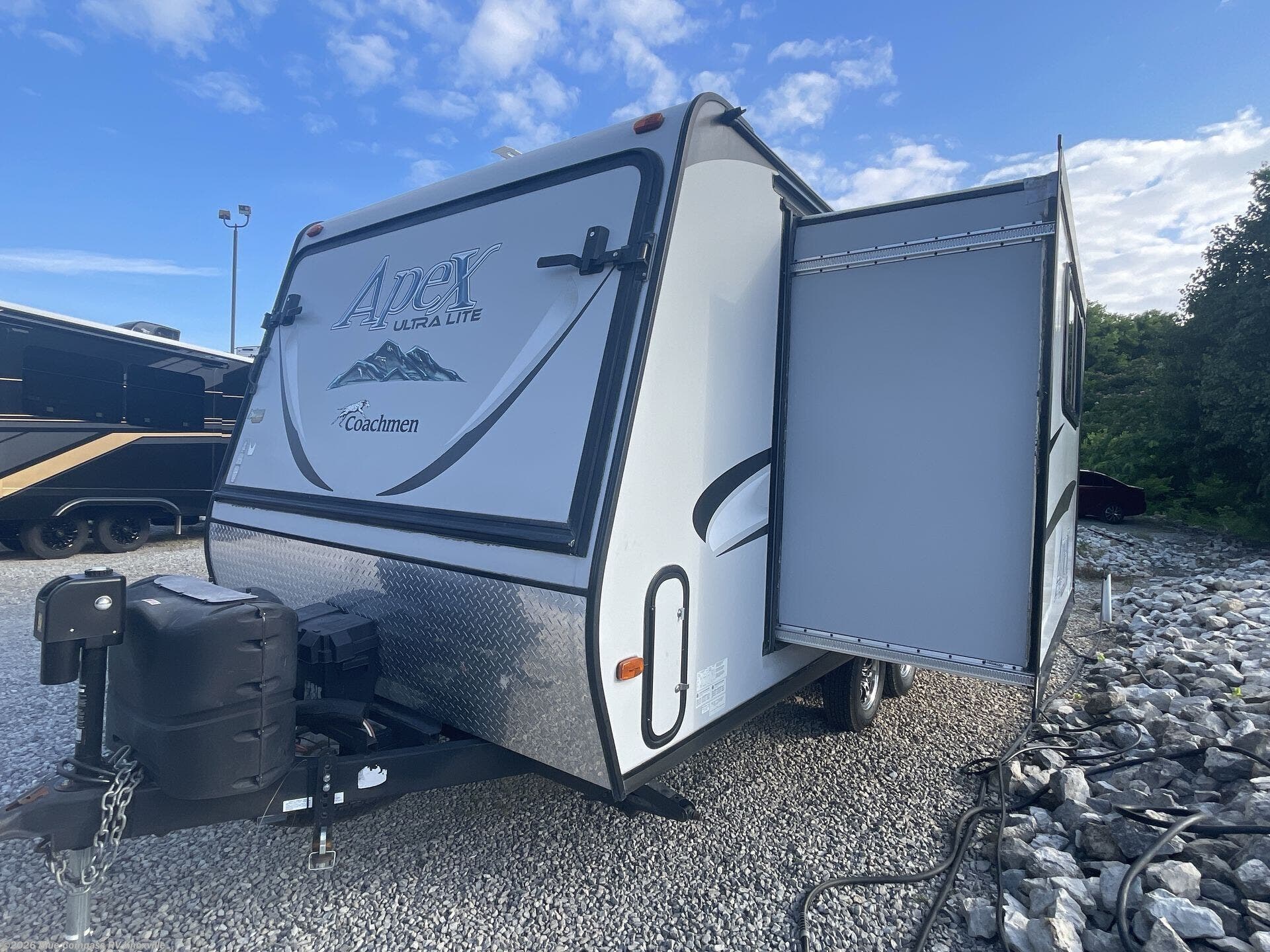 Used 2015 Coachmen Apex Ultra-Lite 17RAX available in Louisville, Tennessee