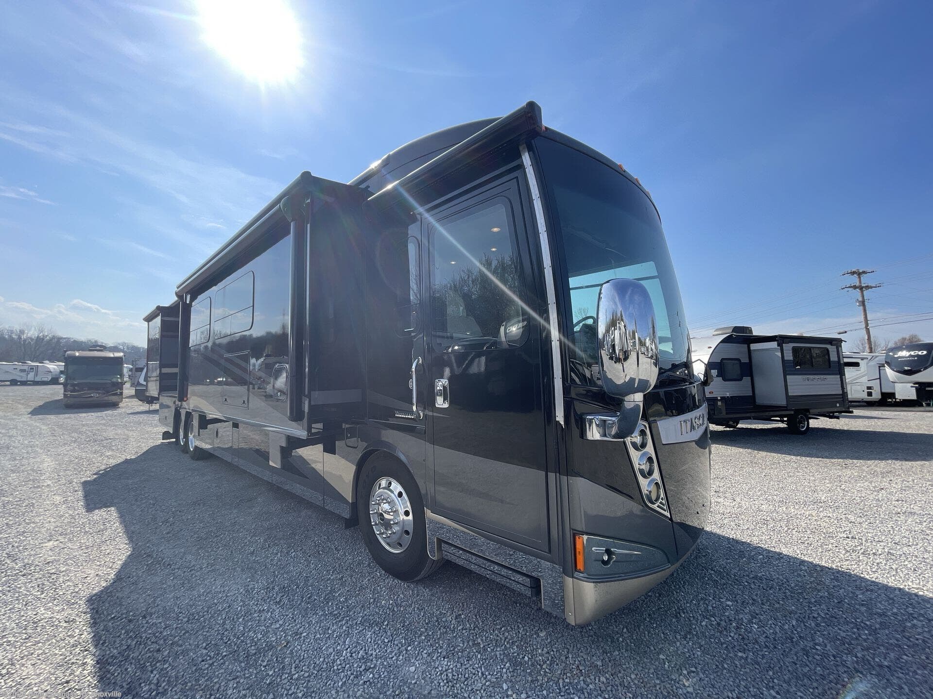 2015 Ellipse 42GD by Winnebago from Blue Compass RV Knoxville in Louisville, Tennessee