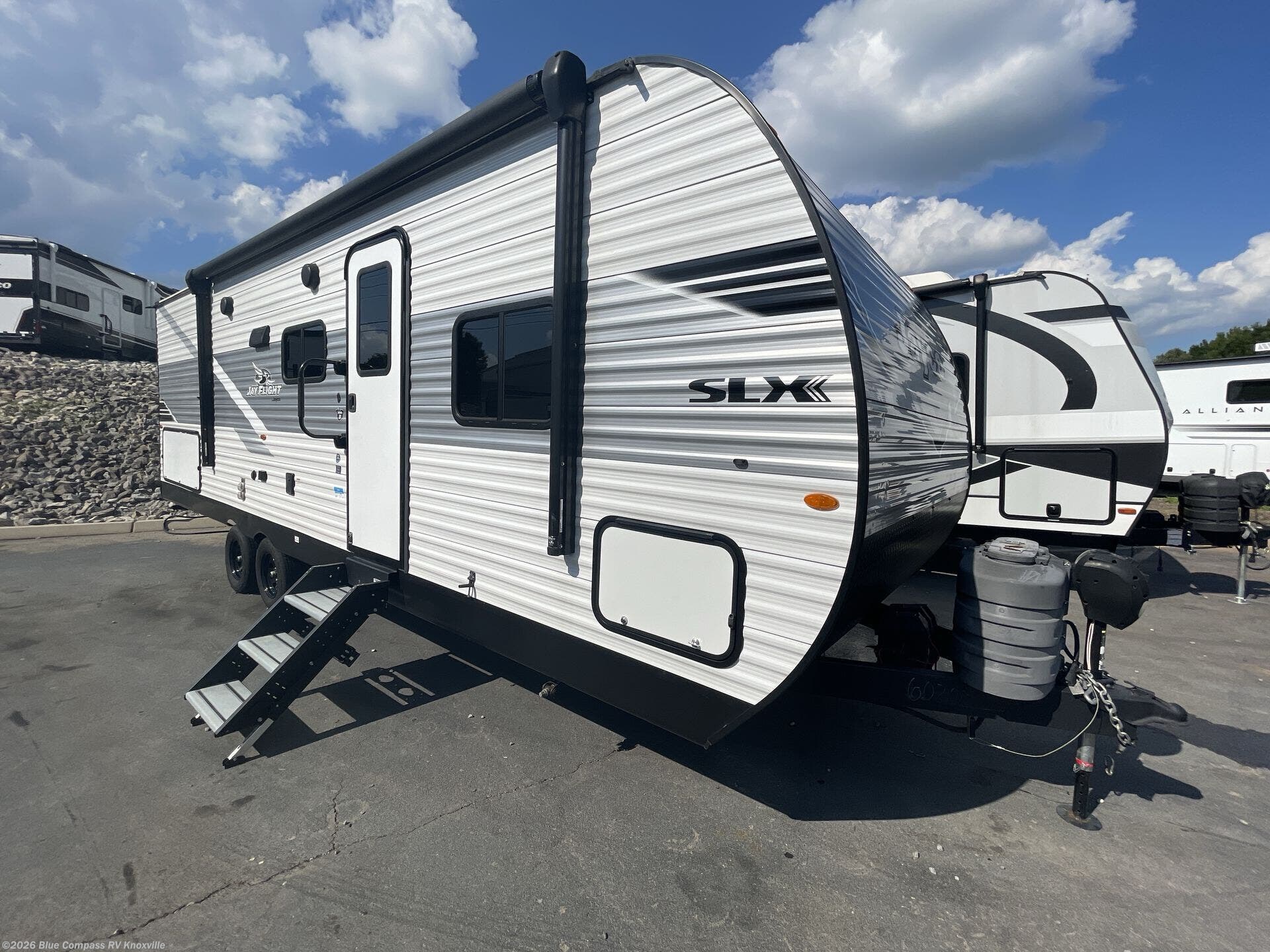 2025 Jayco Jay Flight SLX 261BHSW - Used Travel Trailer For Sale by Blue Compass RV Knoxville in Louisville, Tennessee