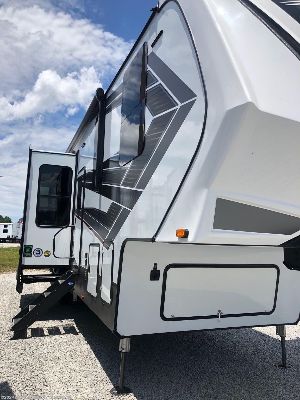 2021 Grand Design Momentum 351MR RV for Sale in Ringgold, GA 30736