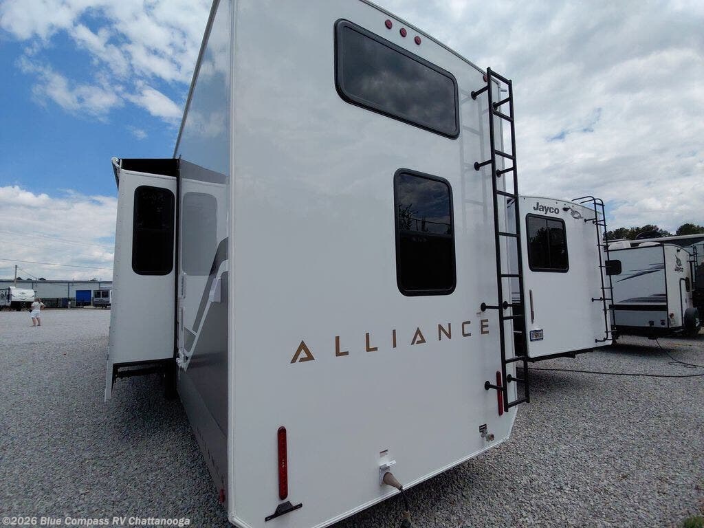 2026 Benchmark 44LFT by Alliance RV from Blue Compass RV Chattanooga in Ringgold, Georgia