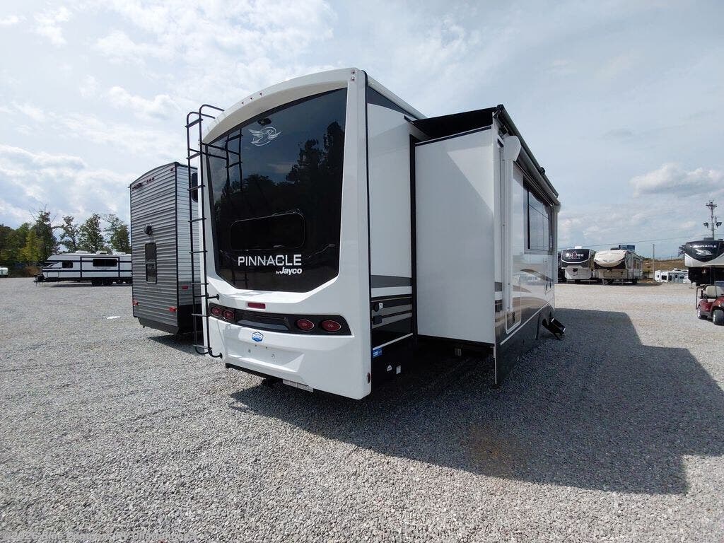 New 2026 Jayco Pinnacle 38FBRK available in Ringgold, Georgia