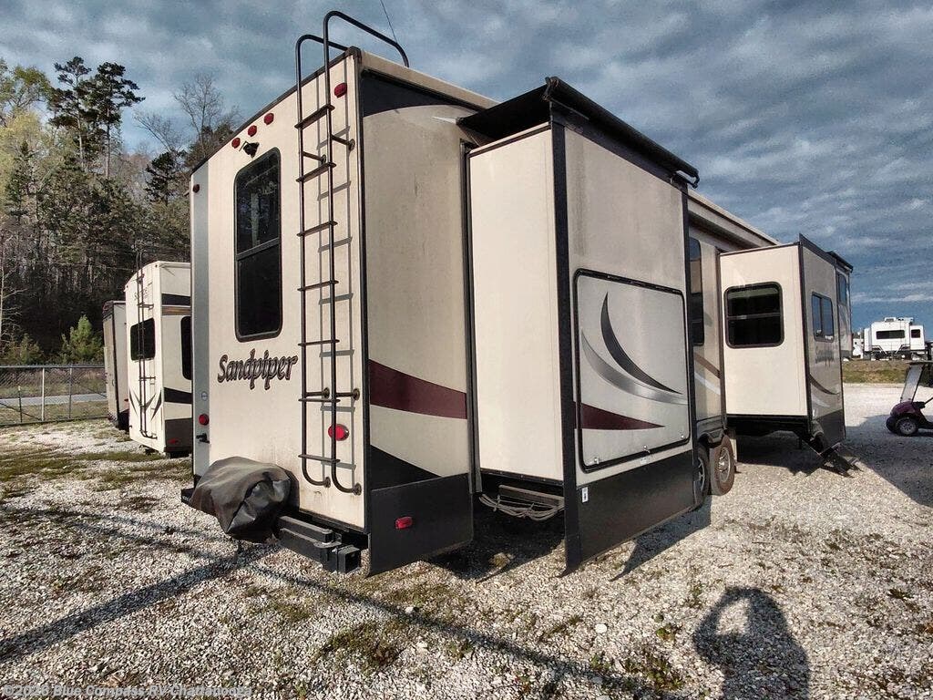 Used 2020 Forest River Sandpiper Luxury 38FKOK available in Ringgold, Georgia