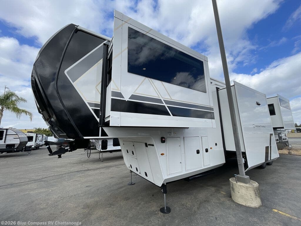 New 2027 Keystone Montana 3800FL available in Ringgold, Georgia