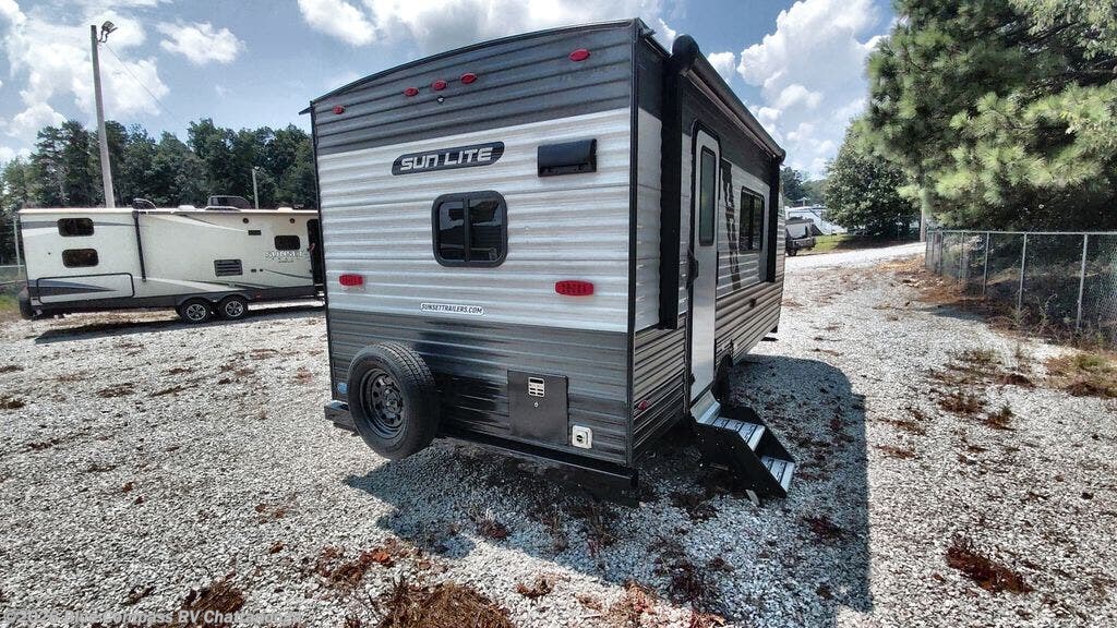 Used 2024 Sunset Park RV Sun Lite LTD 19RK available in Ringgold, Georgia
