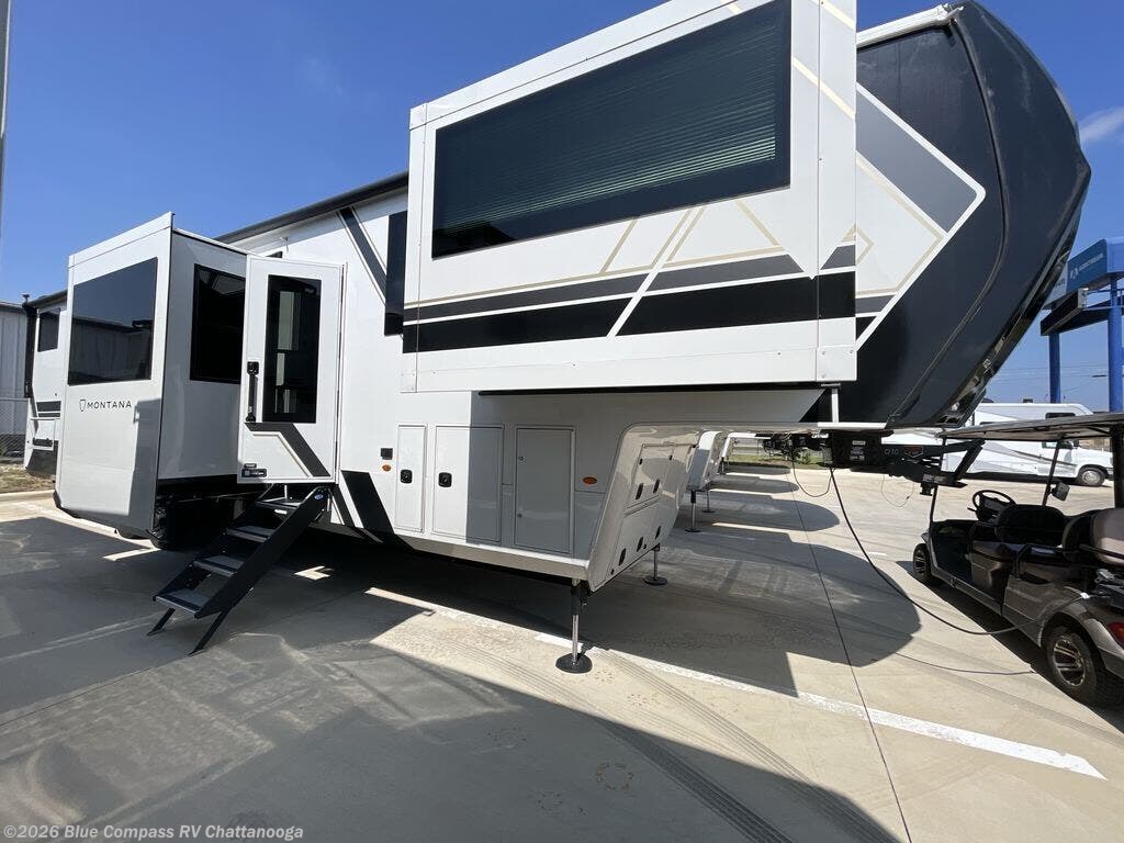 New 2027 Keystone Montana 3800FL available in Ringgold, Georgia