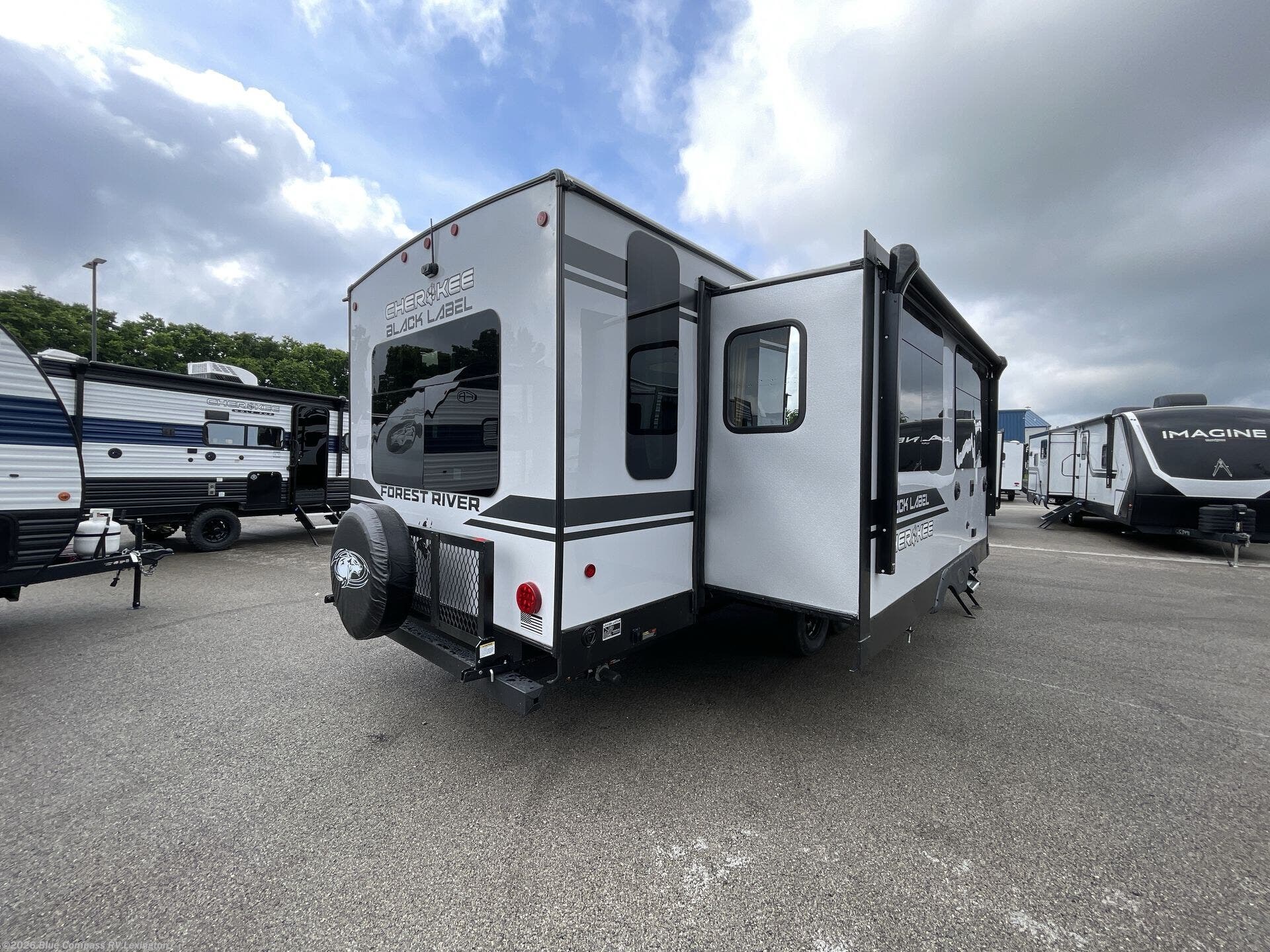 New 2025 Forest River Cherokee Wolf Den Black Label 273XLKBL available in Georgetown, Kentucky