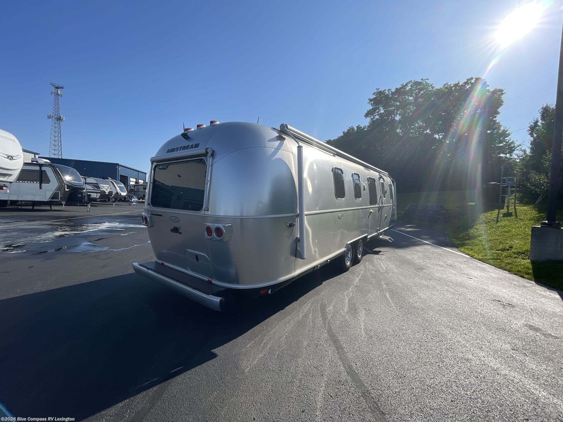 Used 2018 Airstream Classic 33FB available in Georgetown, Kentucky