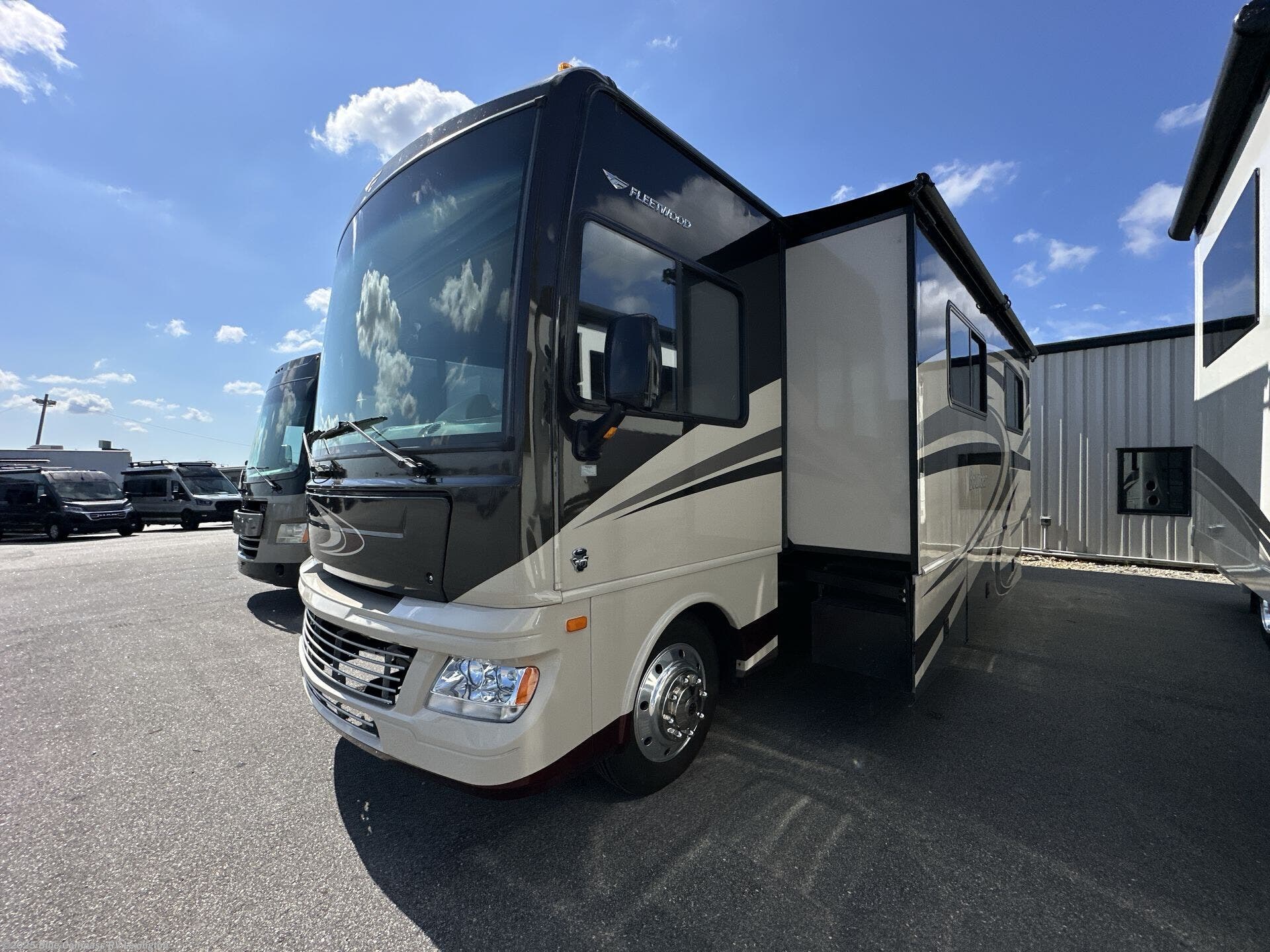 2014 Bounder 35K by Fleetwood from Blue Compass RV Lexington in Georgetown, Kentucky