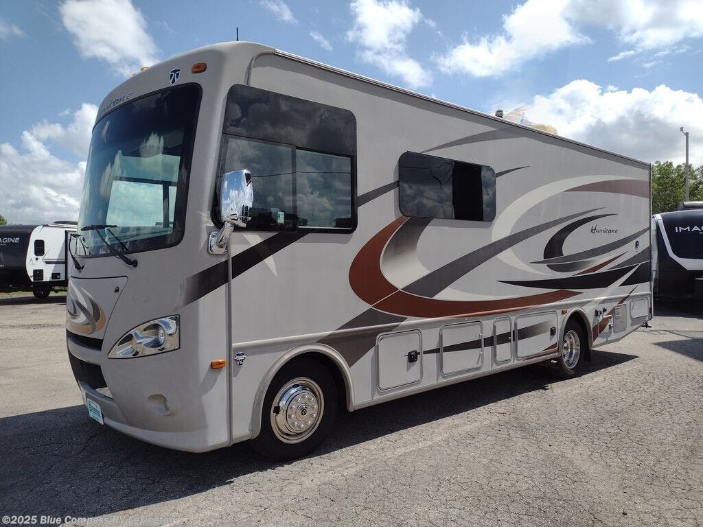 2015 Hurricane 27k by Thor Motor Coach from Blue Compass RV Lexington in Georgetown, Kentucky