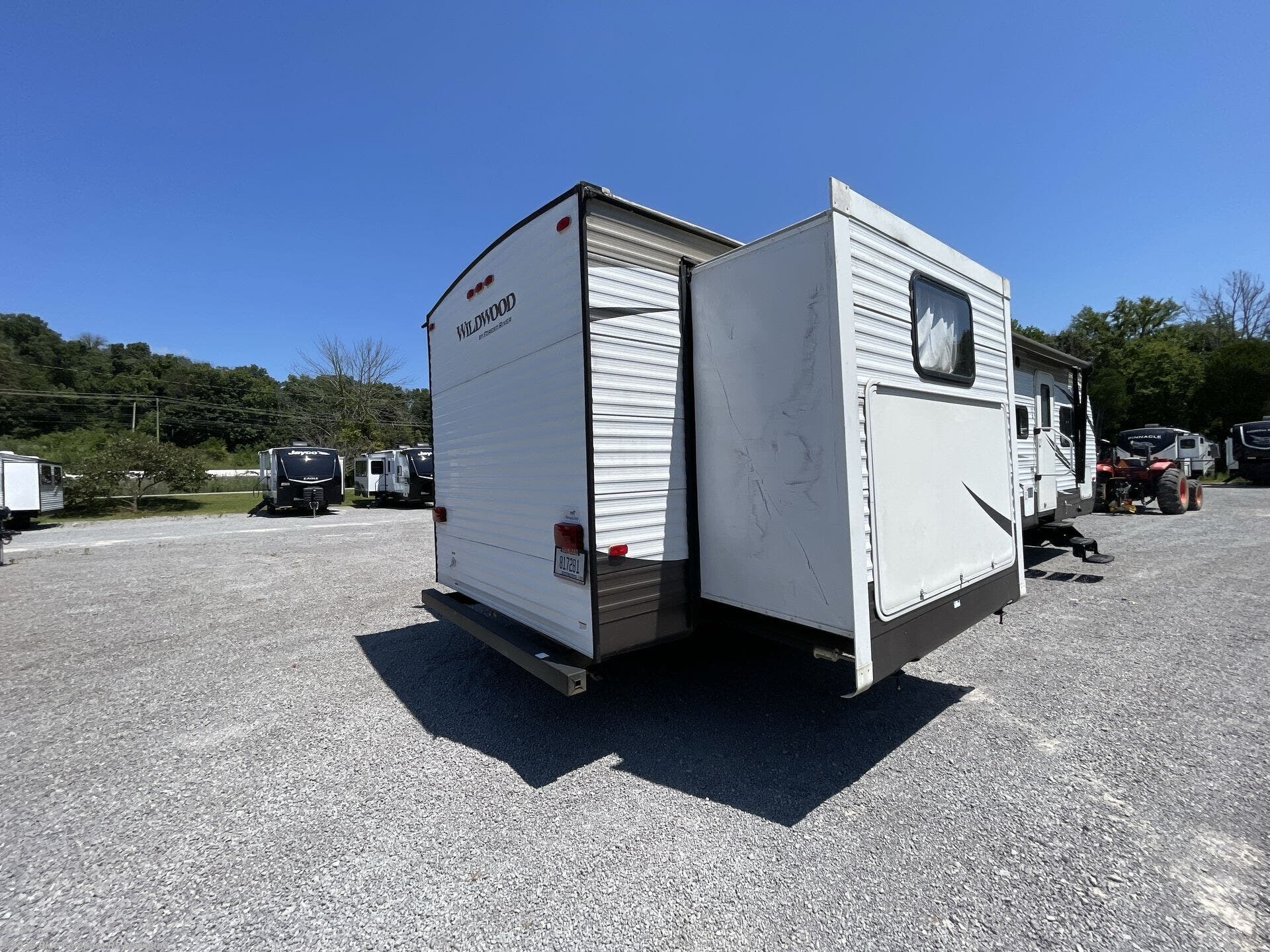 2017 Wildwood 31KQBTS by Forest River from Blue Compass RV Lexington in Georgetown, Kentucky