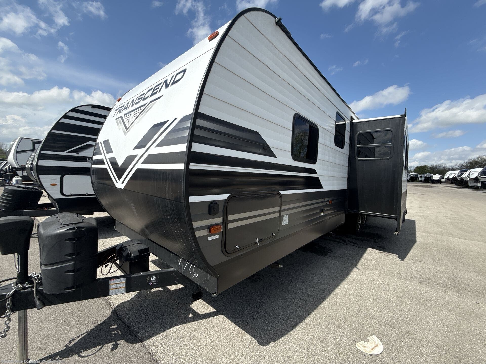 Used 2020 Grand Design Transcend Xplor 32BHS available in Georgetown, Kentucky
