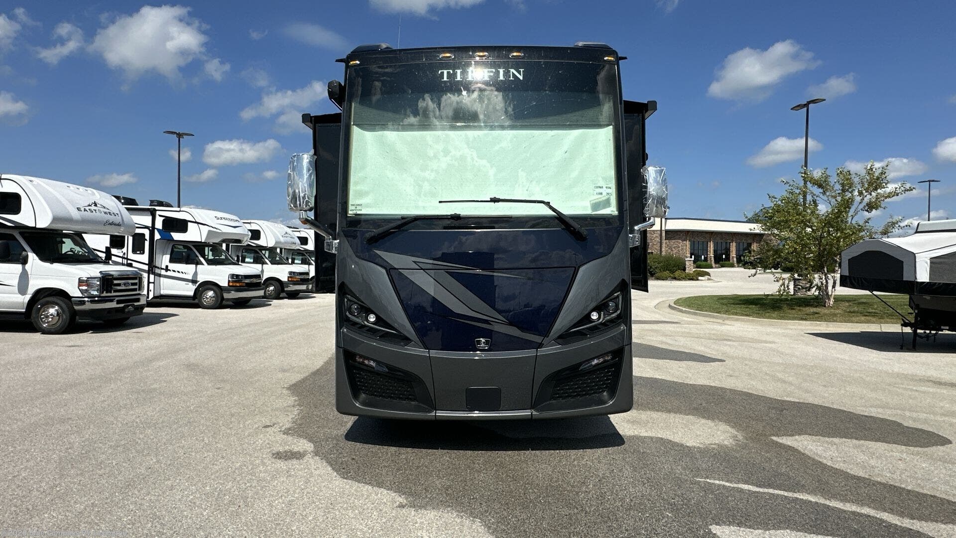 2026 Phaeton 44 OH by Tiffin from Blue Compass RV Lexington in Georgetown, Kentucky