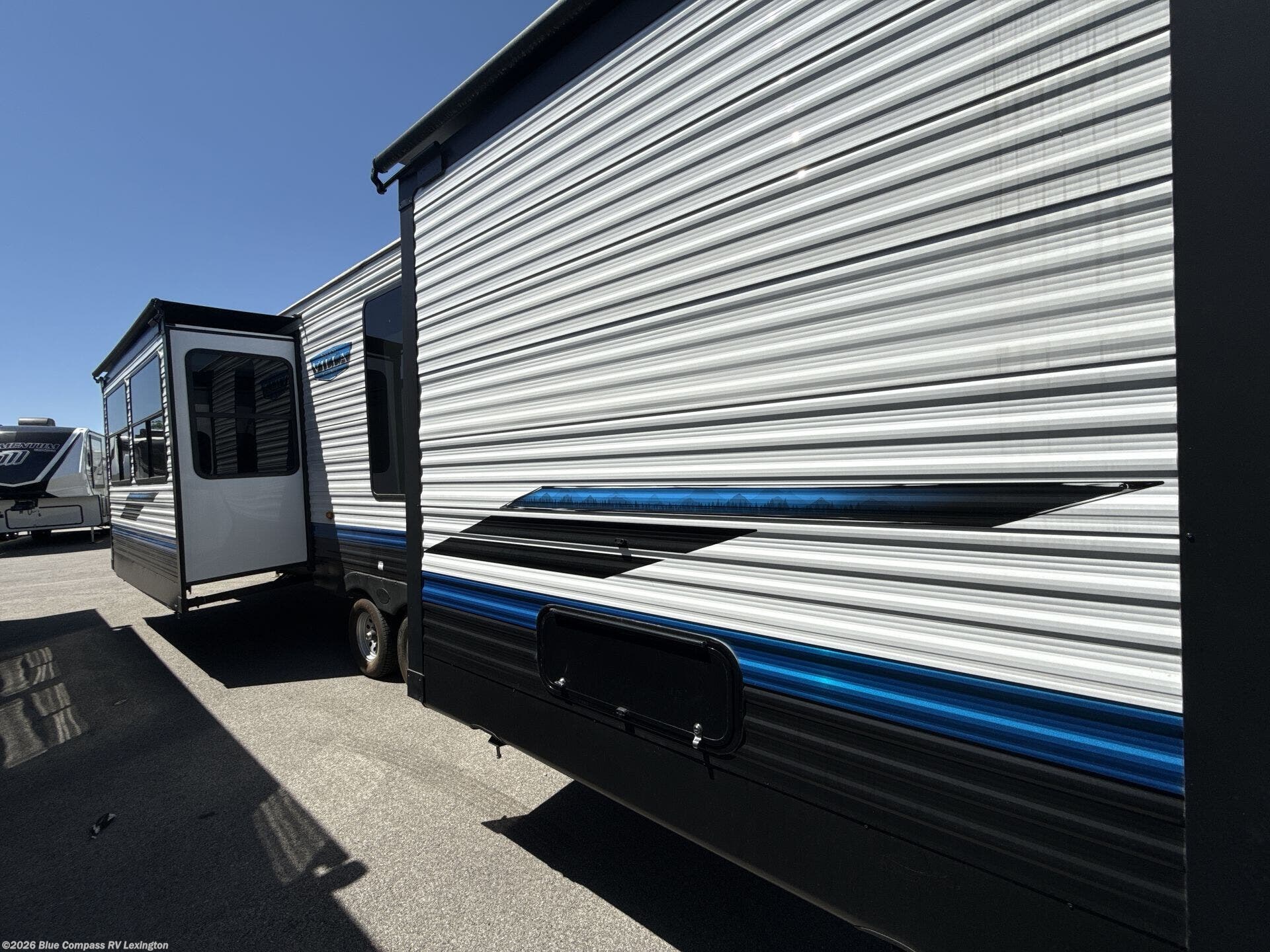 2014 Salem Villa Series 353FLFB Classic by Forest River from Blue Compass RV Lexington in Georgetown, Kentucky