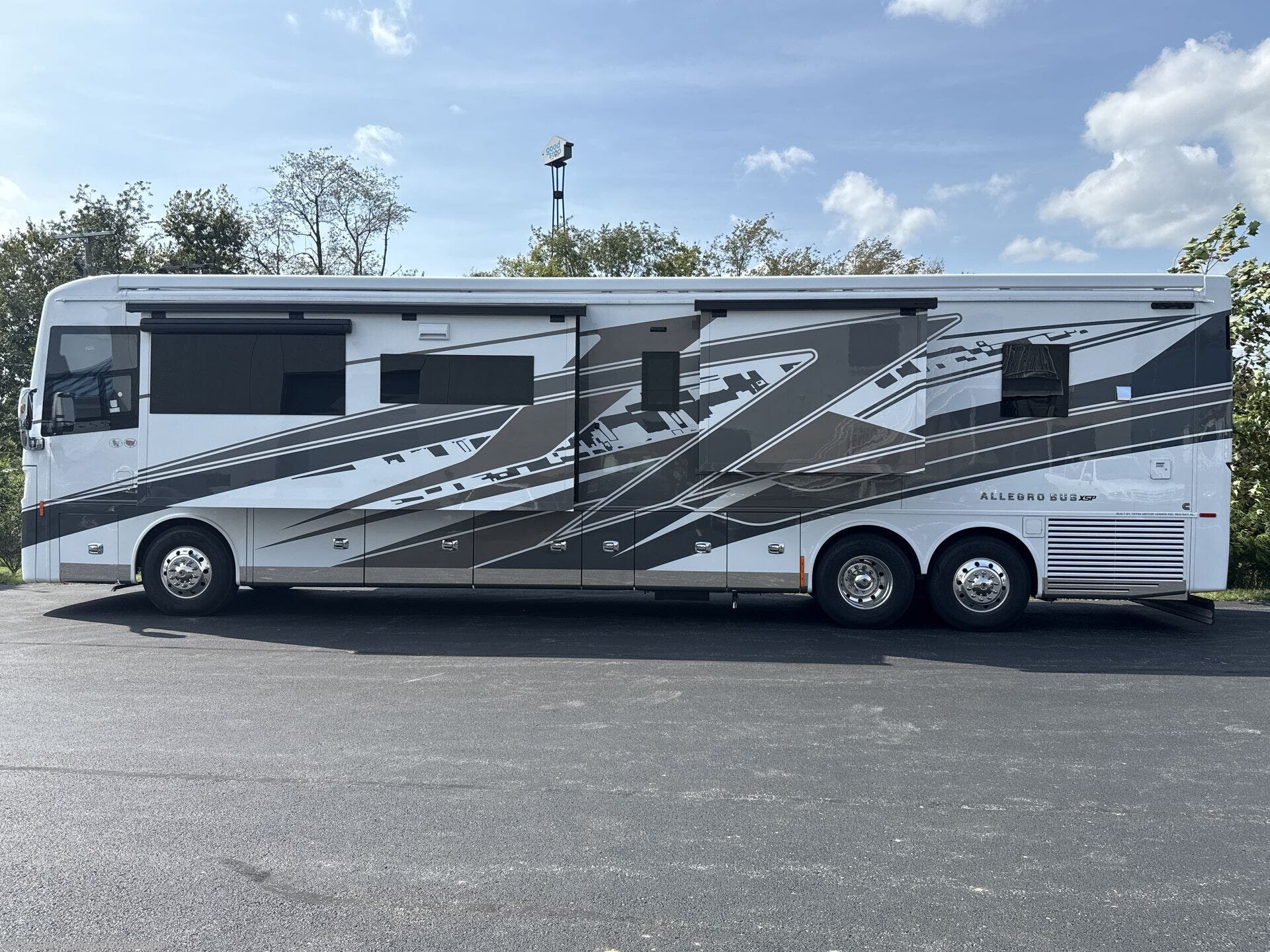 2027 Allegro Bus 45 OPP by Tiffin from Blue Compass RV Lexington in Georgetown, Kentucky