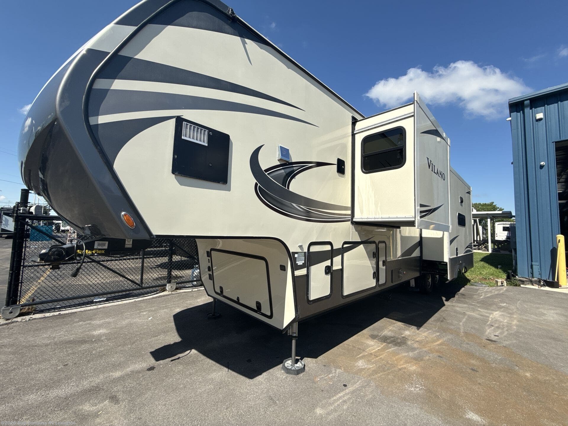 Used 2019 Vanleigh Vilano 369FB available in Georgetown, Kentucky