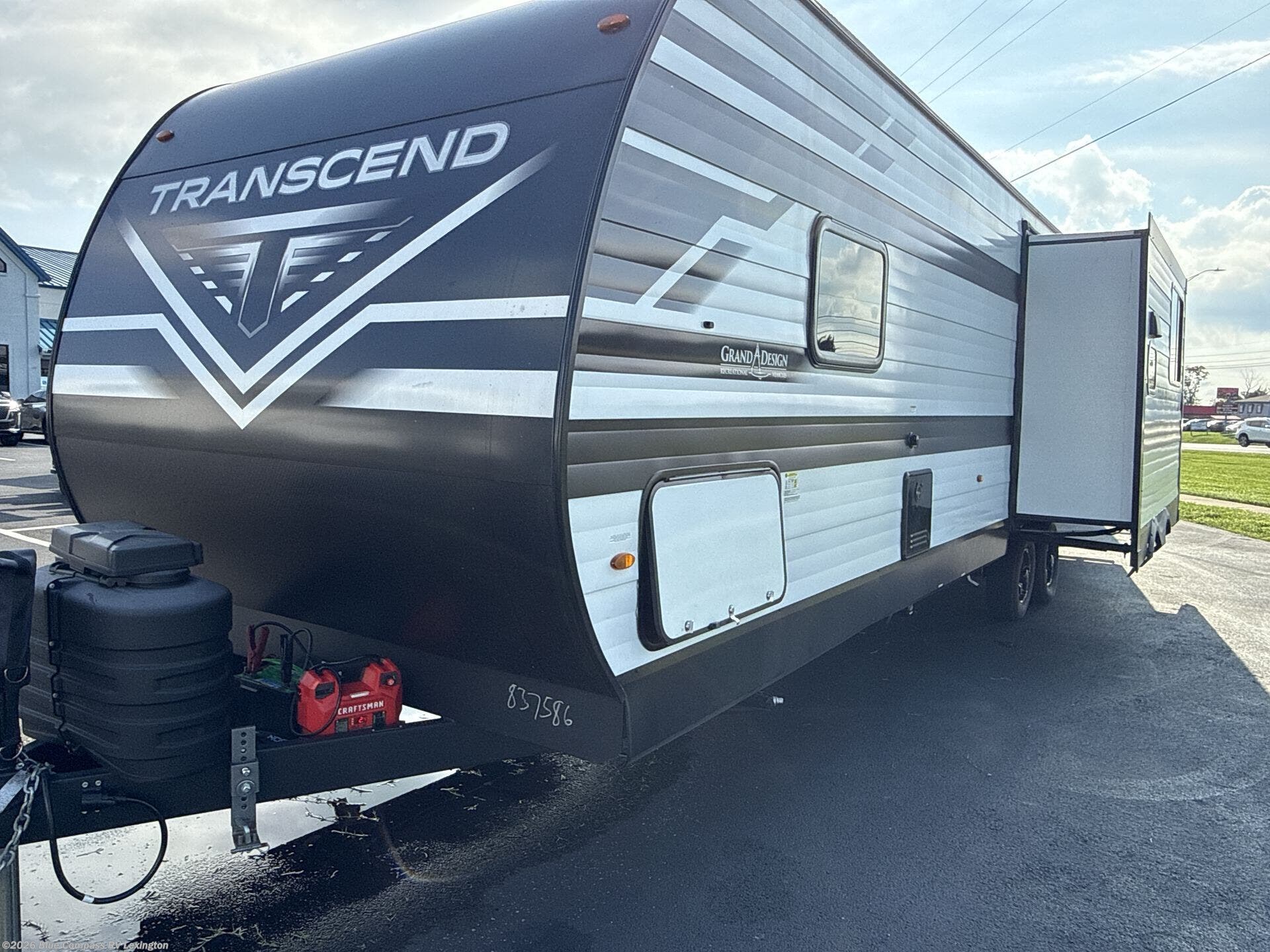 Used 2025 Grand Design Transcend 295QBT available in Georgetown, Kentucky