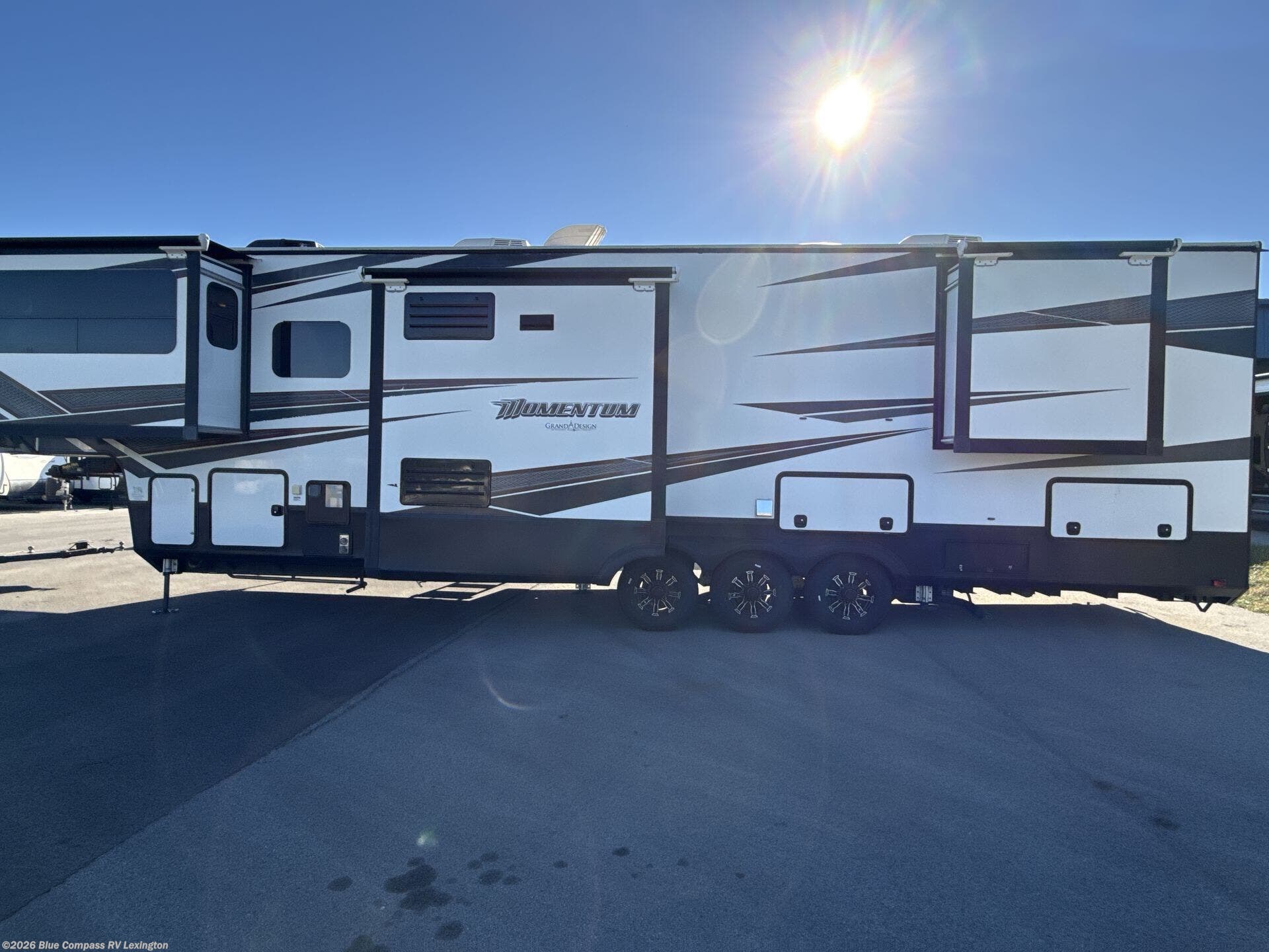 2018 Momentum 376TH by Grand Design from Blue Compass RV Lexington in Georgetown, Kentucky