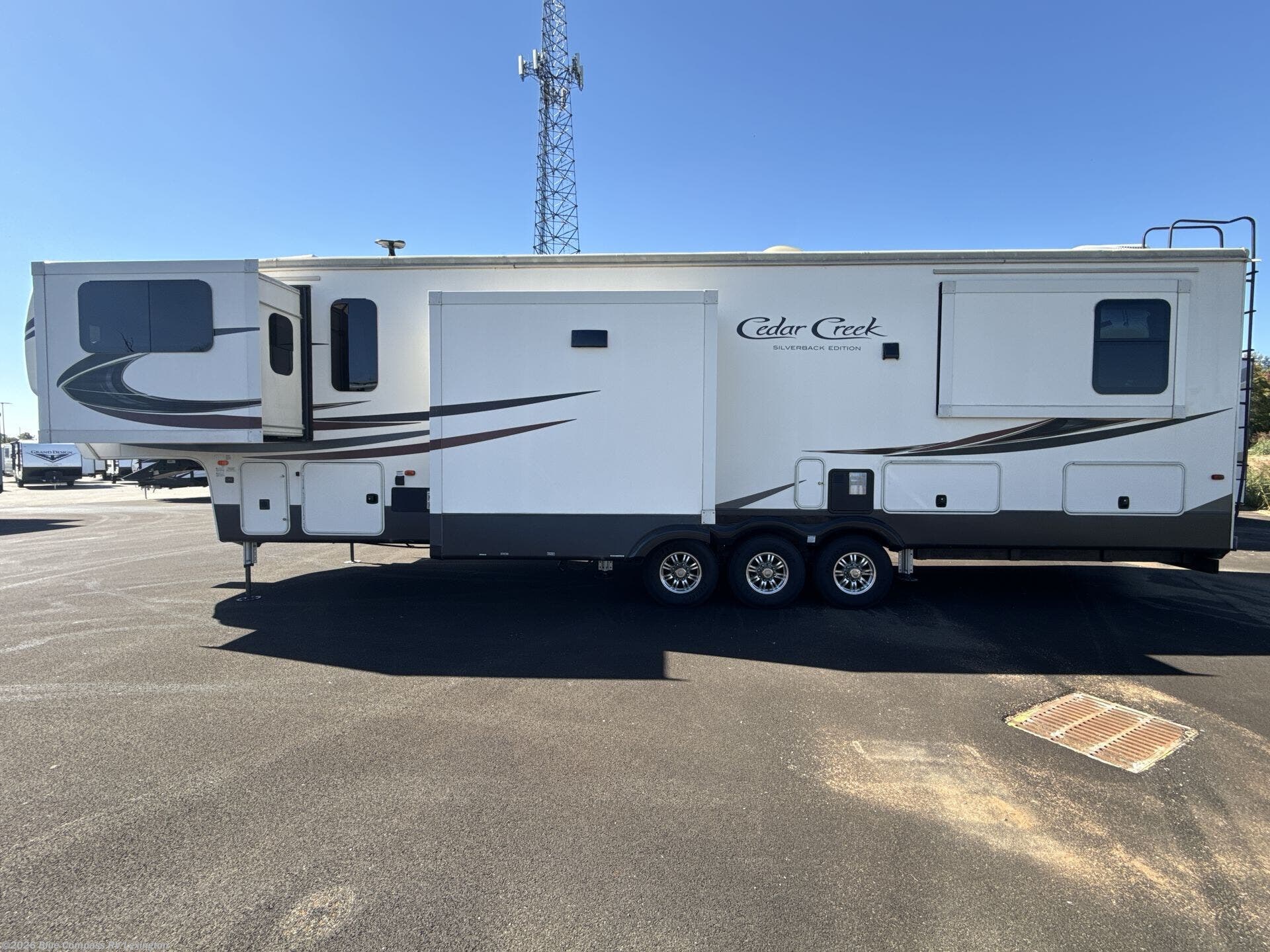 2018 Cedar Creek Silverback 37RL by Forest River from Blue Compass RV Lexington in Georgetown, Kentucky