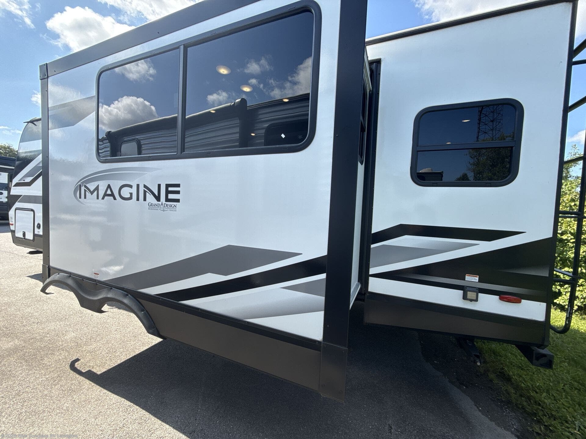 2022 Imagine 2500RL by Grand Design from Blue Compass RV Lexington in Georgetown, Kentucky