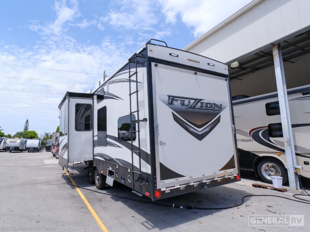 2015 Fuzion FZ331-3S by Keystone from General RV Center in West Palm Beach, Florida