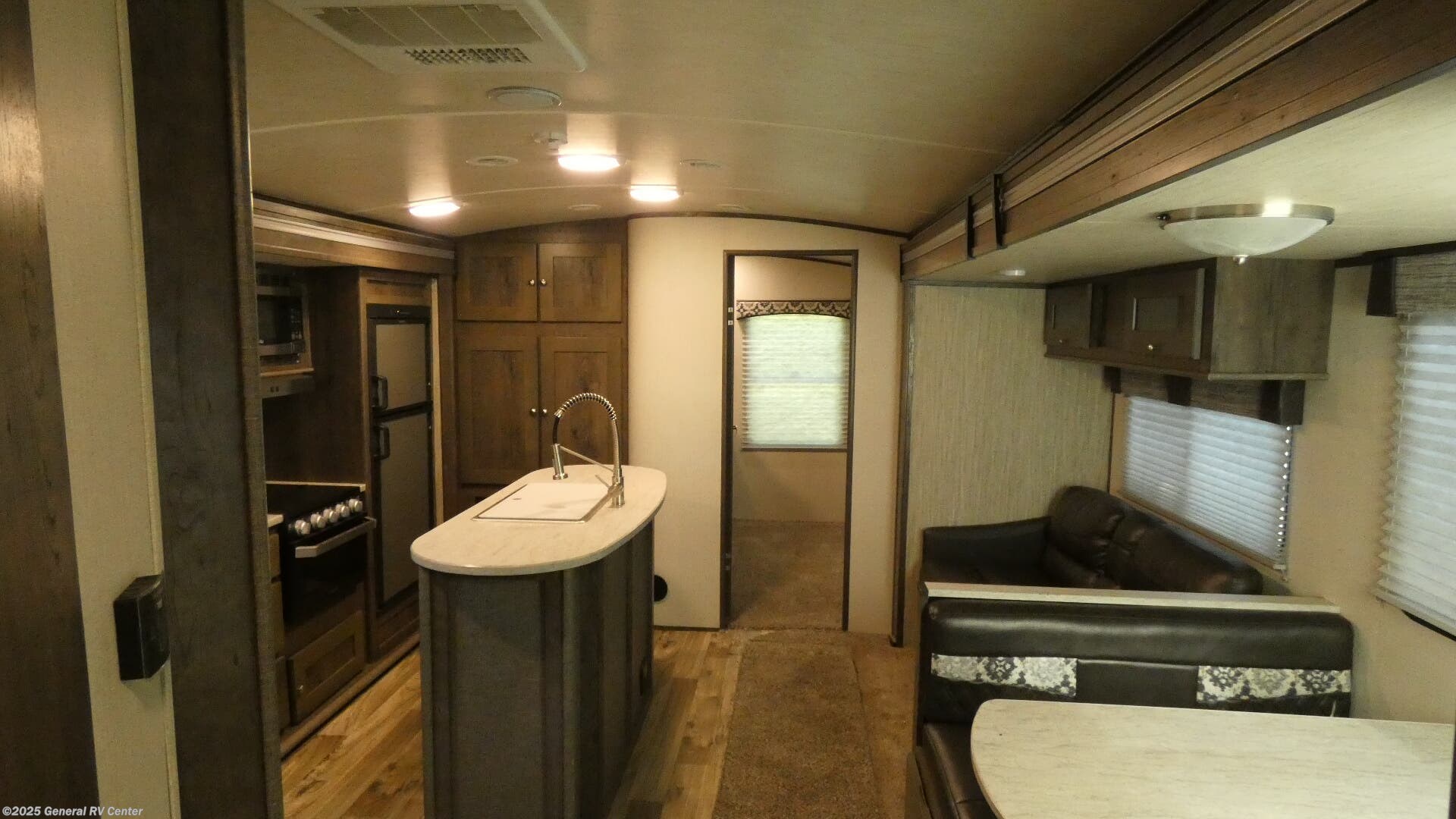 2018 Cruiser RV MPG 3300BH - Used Travel Trailer For Sale by General RV Center in West Palm Beach, Florida