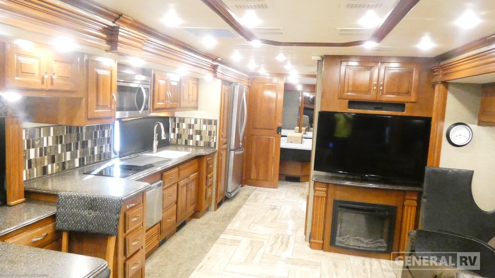 2018 Fleetwood Discovery 39f - Used Class A For Sale by General RV Center in West Palm Beach, Florida