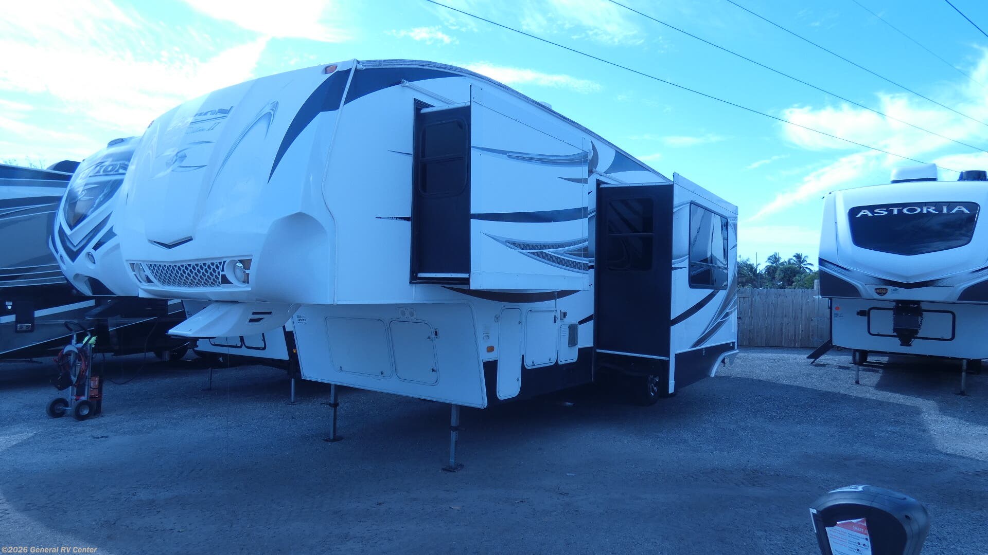 Used 2010 Keystone Fuzion 302 available in West Palm Beach, Florida