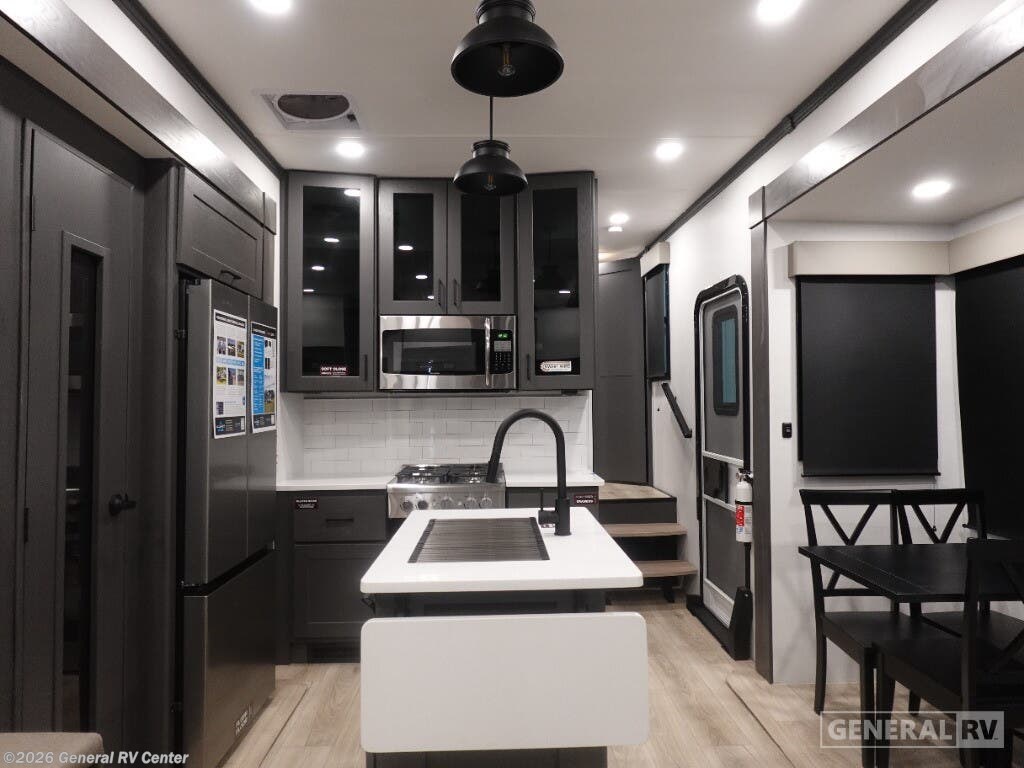 New 2025 Alliance RV Valor 42V14 available in West Palm Beach, Florida