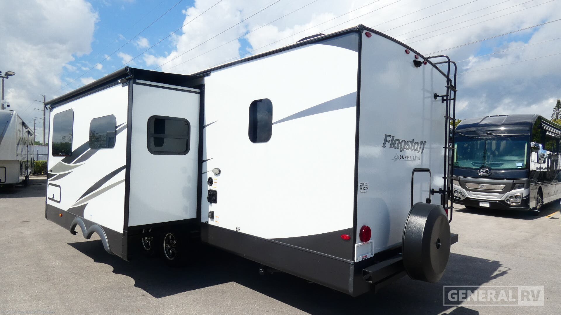 2024 Flagstaff Super Lite 27BHWS by Forest River from General RV Center in West Palm Beach, Florida