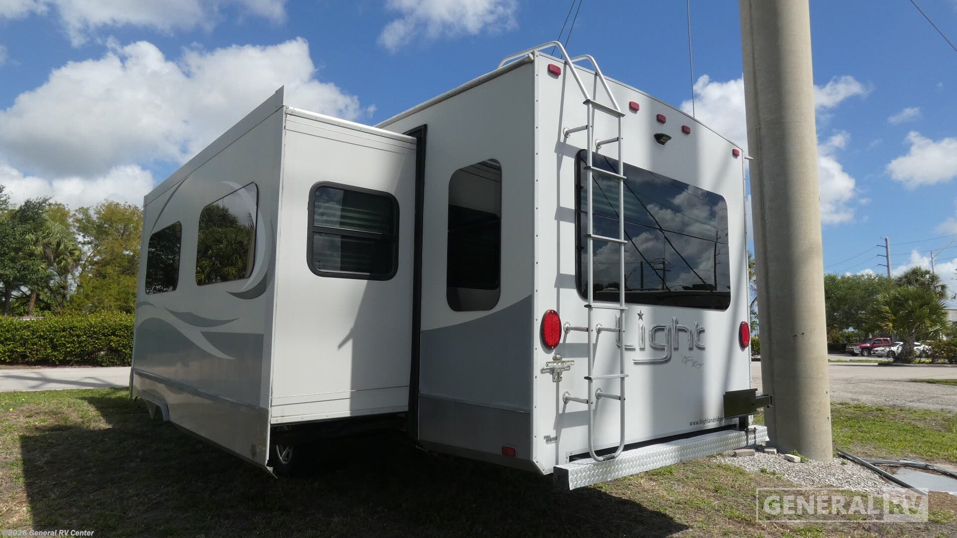 2016 Light 272RLS by Highland Ridge from General RV Center in West Palm Beach, Florida