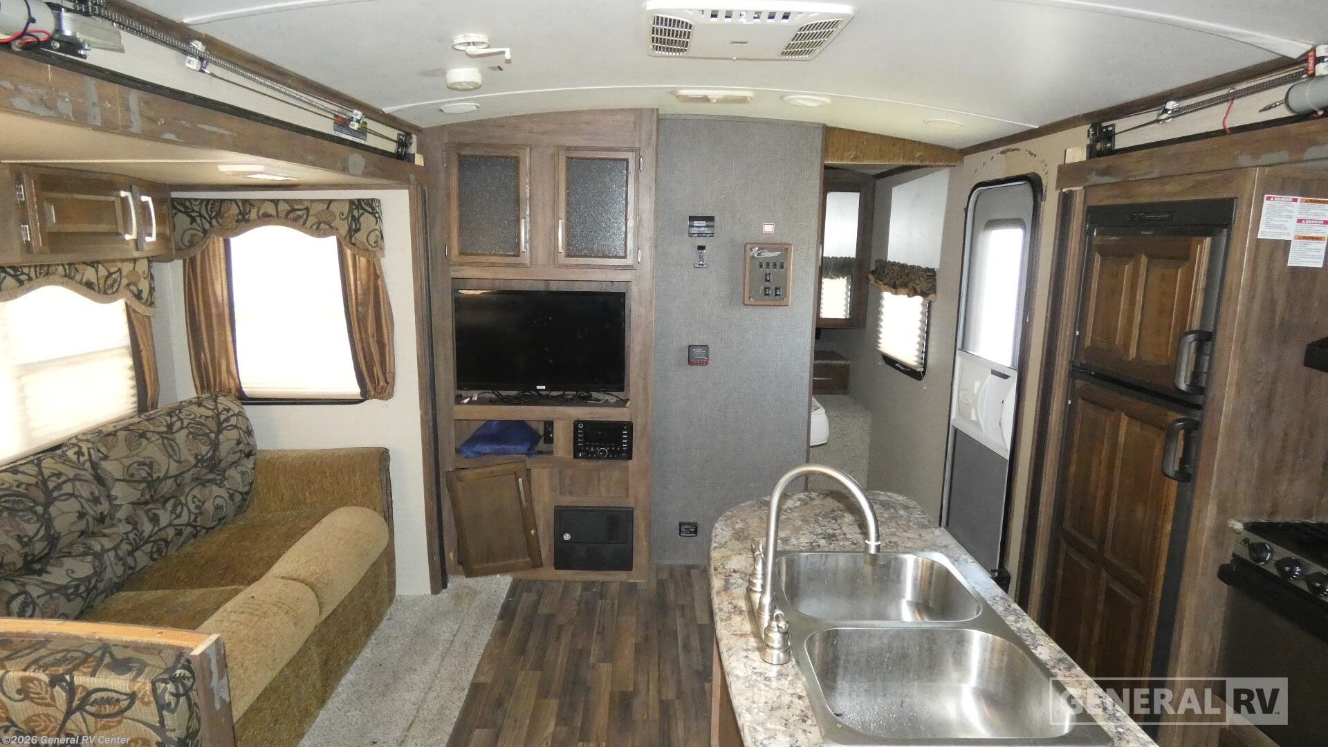 Used 2016 Keystone Cougar X-Lite 26RBI available in West Palm Beach, Florida