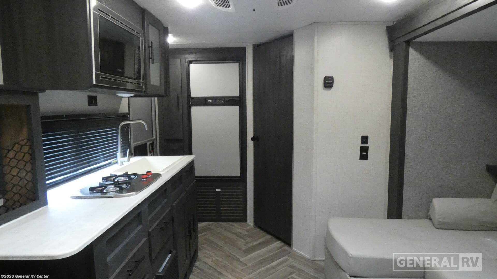 2020 Forest River Ozark 1800QSX - Used Travel Trailer For Sale by General RV Center in West Palm Beach, Florida