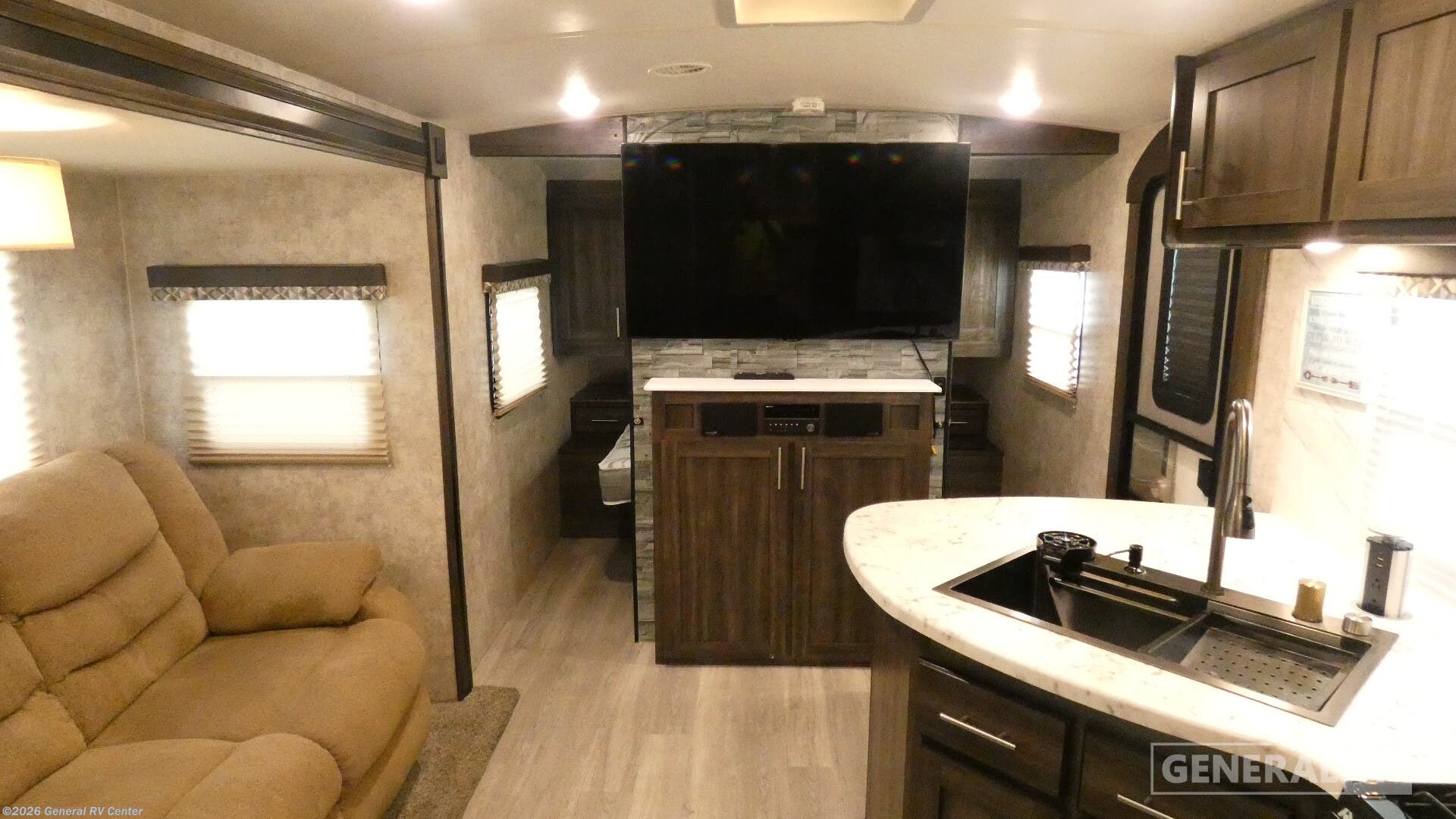 2018 Highland Ridge Open Range 2504BH - Used Travel Trailer For Sale by General RV Center in West Palm Beach, Florida