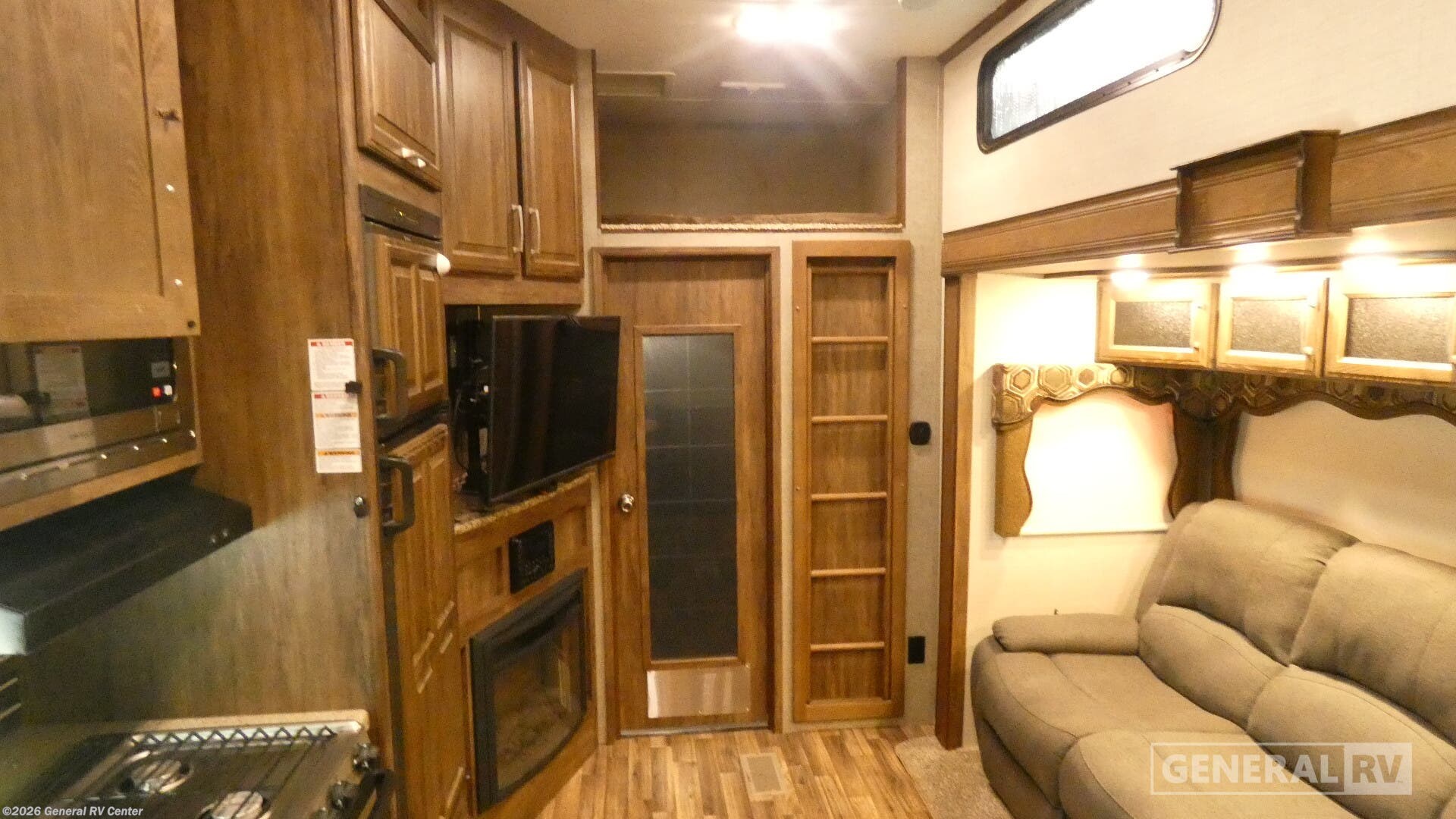 2016 Keystone Cougar 326SRX - Used Fifth Wheel For Sale by General RV Center in West Palm Beach, Florida