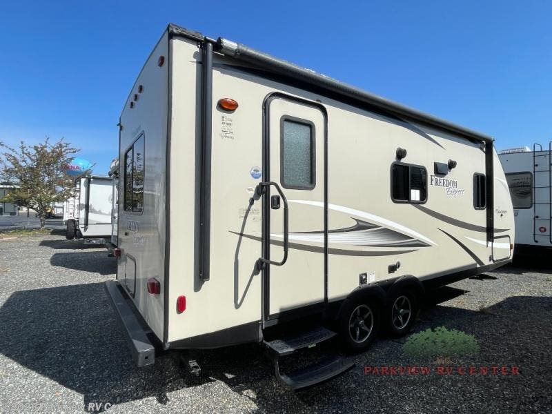 2018 Freedom Express Ultra Lite 204RD by Coachmen from Parkview RV Center in Smyrna, Delaware