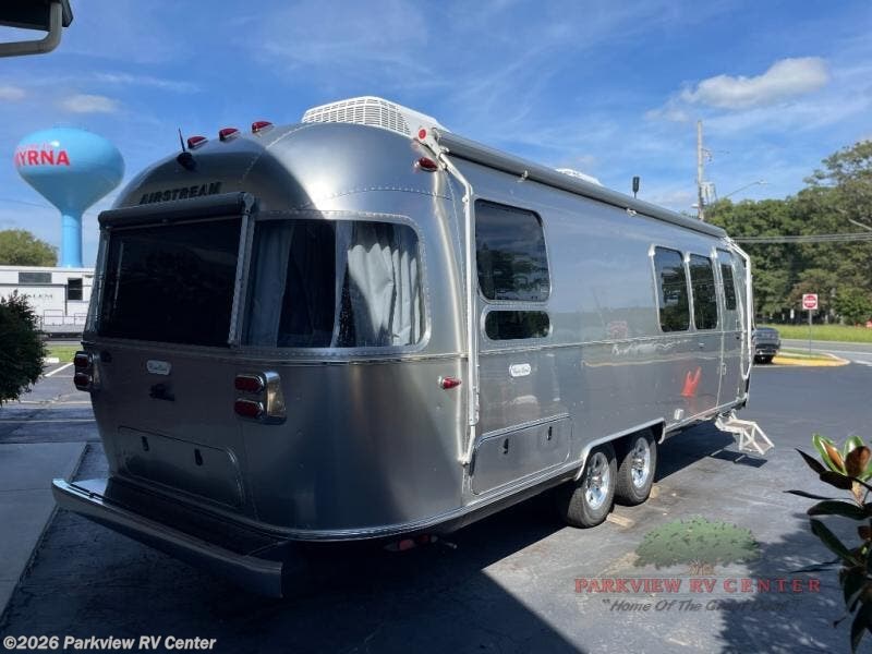 2024 Flying Cloud 28RB Twin by Airstream from Parkview RV Center in Smyrna, Delaware