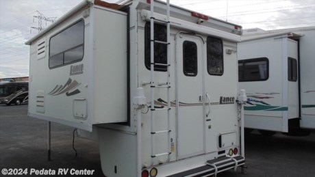 &lt;p&gt;This rv&amp;nbsp;is loaded with lot&#39;s of extras like LCD TV, Remote jacks and more. Be sure to call 866-733-2829 for a complete list of options on this camper.&lt;/p&gt;
