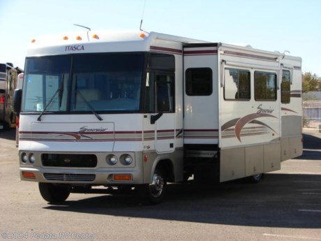 &lt;p&gt;&amp;nbsp;&lt;/p&gt;

&lt;p&gt;This 2001 Itasca Suncruiser is a great little class A with some nice extras for your next trip.&amp;nbsp; Features include: TV, VCR, solid surface counter tops, built in coffee maker, fantastic fan, encased patio awning, encased window awnings, thermal pane windows and the &lt;u&gt;&lt;strong&gt;full banks power pack&lt;/strong&gt;&lt;/u&gt;. For complete information call us toll free at 888-545-8314.&lt;/p&gt;
