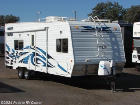 &lt;p&gt;&amp;nbsp;&lt;/p&gt;

&lt;p&gt;This 2006 Weekend Warrior is a beautiful toy hailer with all the extras that you could want for you and your toys on your next trip.&amp;nbsp; Features include: stove, oven, microwave, refrigerator, ducted A/C, large pull-out pantry, built-in stereo, built-in generator, fuel pump station, power hitch jacks, and alloy wheels. For complete information call us toll free at 888-545-8314.&lt;/p&gt;
